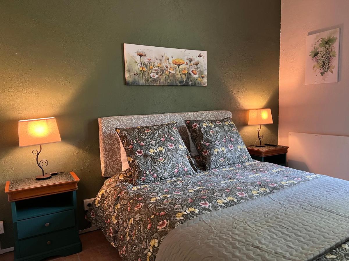 Les Trois Fenetres Bed & Breakfast Beauficel Exterior photo